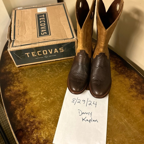 Size 10.5D never worn. Perfect condition. Great with jeans and suits. Grab them! - Picture 7 of 9